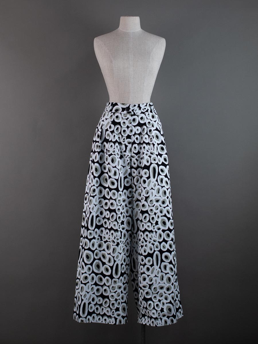 Ikuntji Artists - Rockholes – Angela Pants